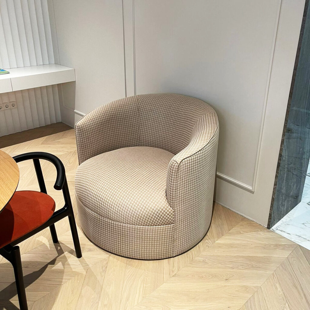 Большое кресло Ролан в интерьере. Фото 7