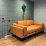 Лавсит диван в современном стиле