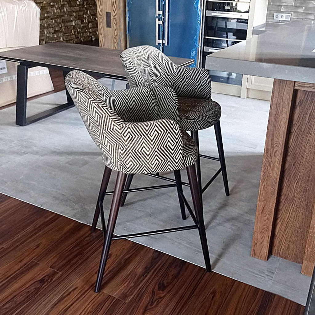 Барный стул с подлокотниками Рольф в интерьере, дизайн от: Лопатина Светлана. Фото 2