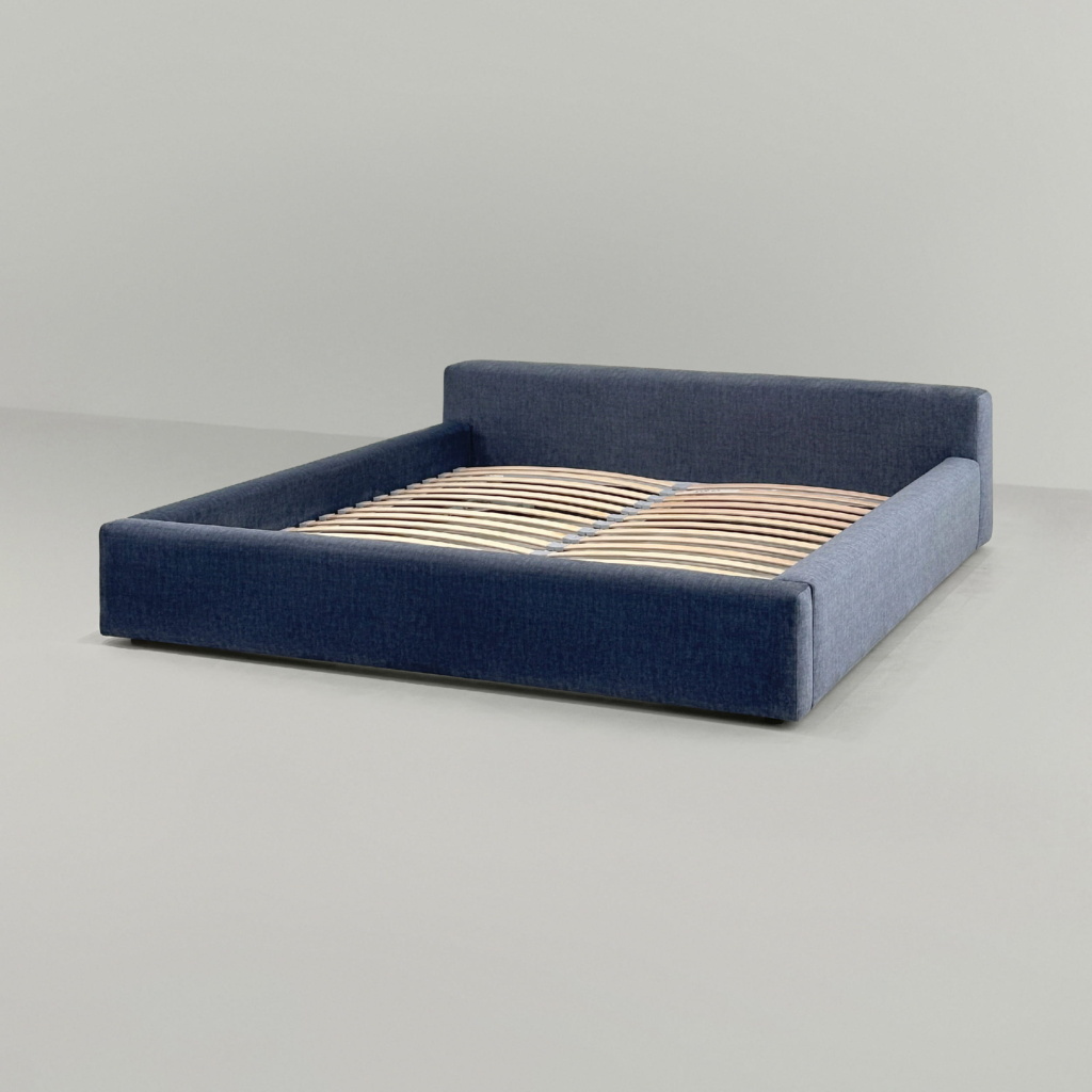 Низкая кровать Каспер Mini в интерьере в обивке: Missoni 06 Indigo Grey. Фото 6