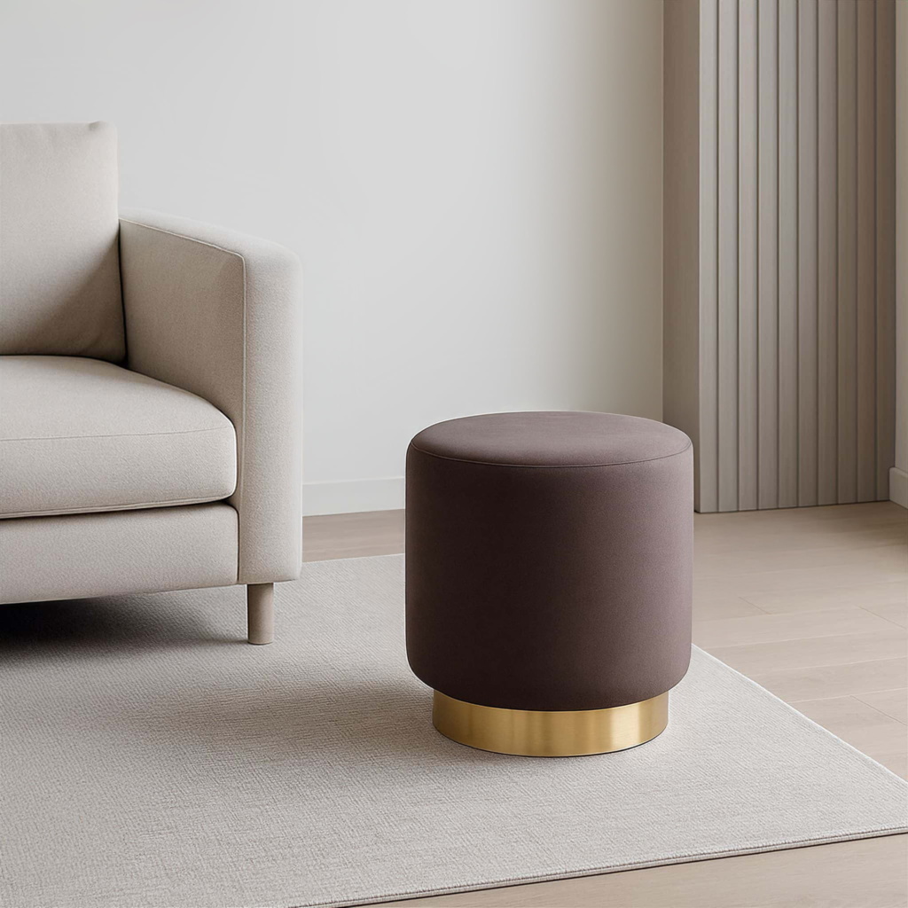 Круглый пуфик на цоколе Кеша в интерьере в обивке: TextileData Manhattan 32. Фото 2