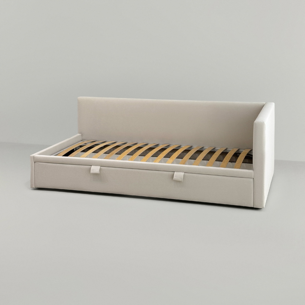 Детская кровать Лео с одним бортом в интерьере в обивке: Domiart Simple 2. Фото 11