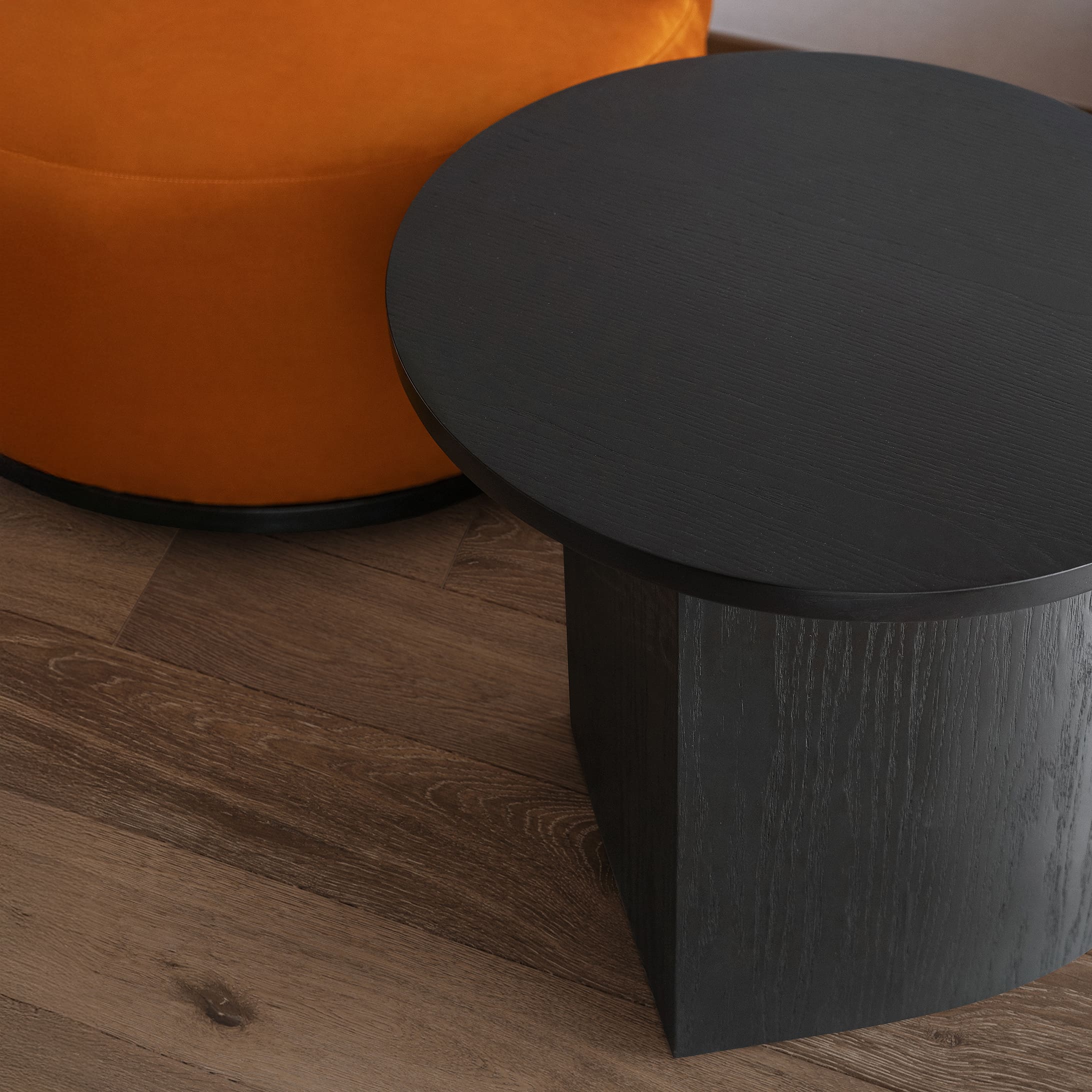 Круглый Кофейный стол Валентин шпон дуба кофейный. Фото 3