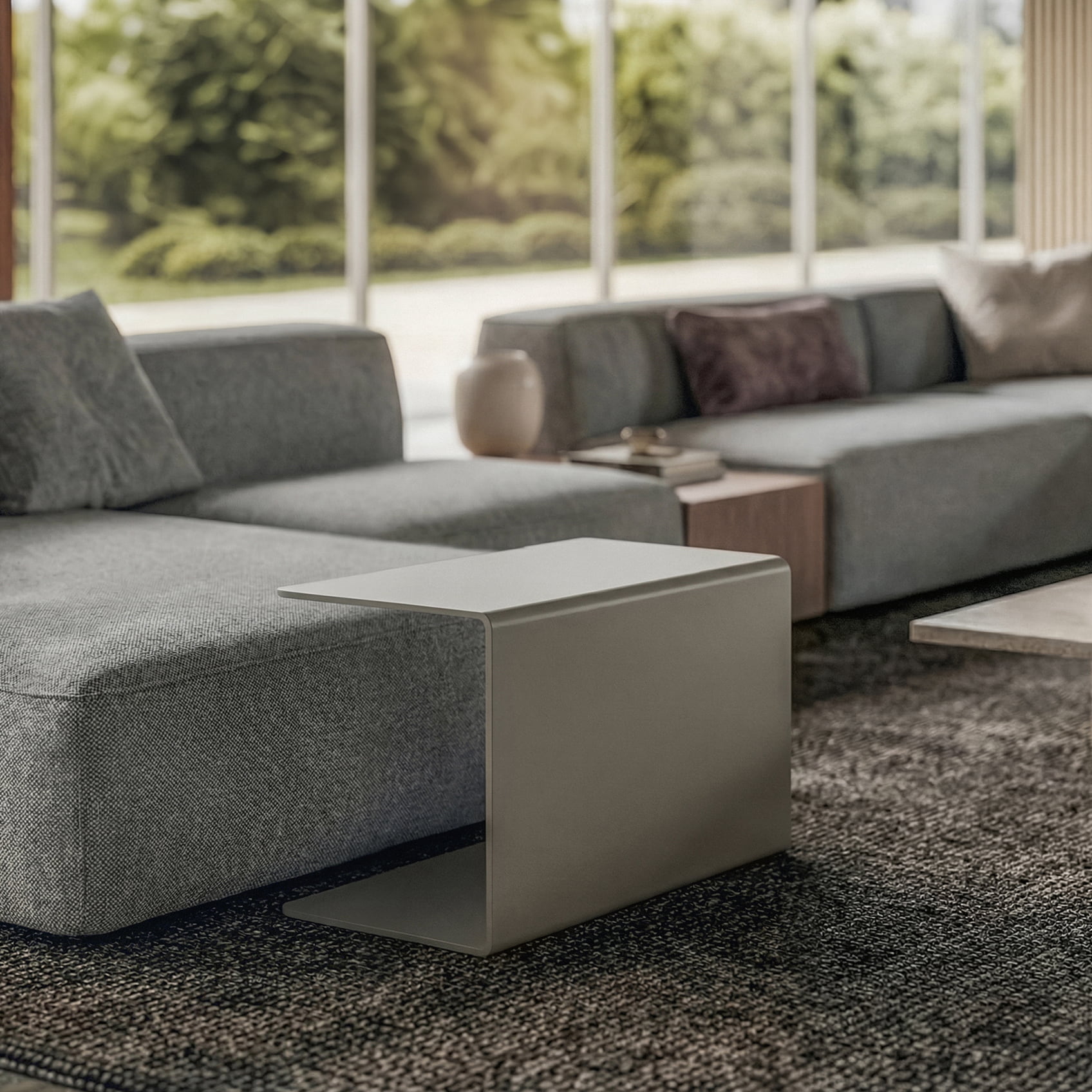 Придиванный стол Тео в интерьере. Фото 3